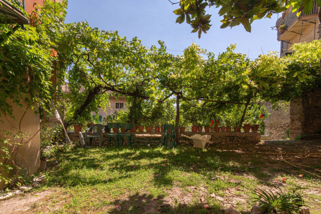 typical historical house for sale in Arpino