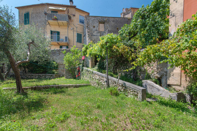 typical historical house for sale in Arpino