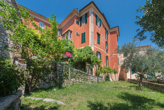 typical historical house for sale in Arpino