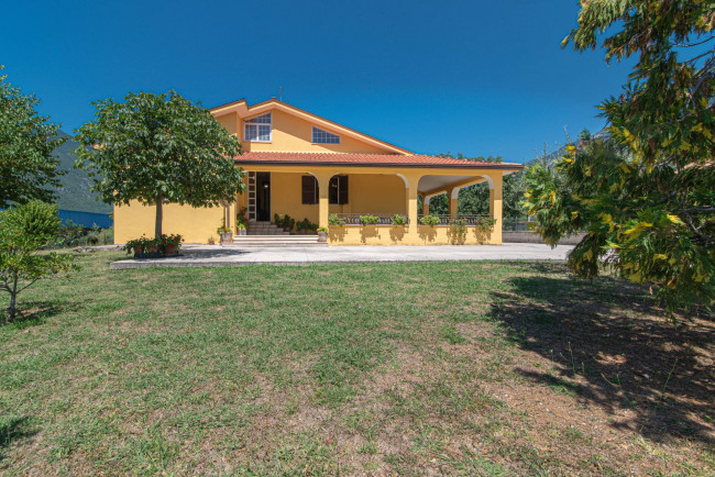 Villa for sale in Pescosolido