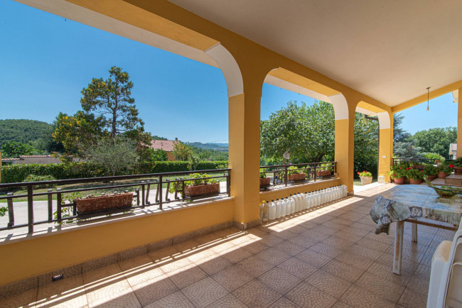 Villa for sale in Pescosolido