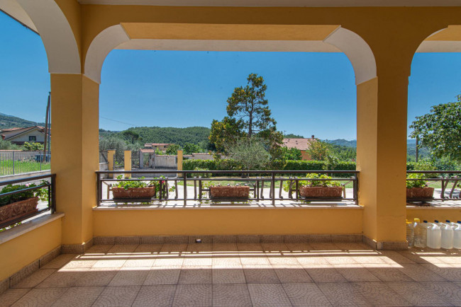 Villa for sale in Pescosolido