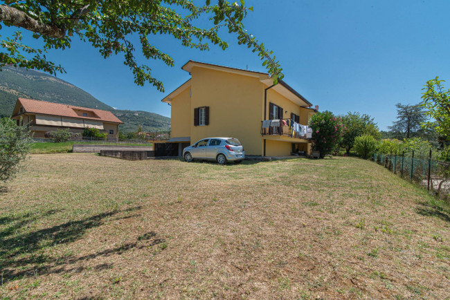 Villa for sale in Pescosolido