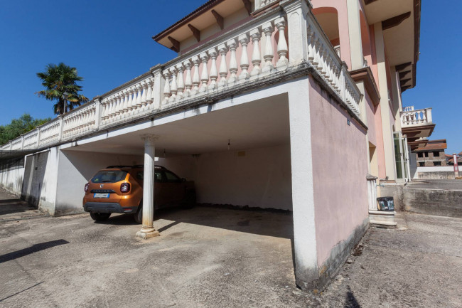 Villa bifamiliare in vendita a San Giovanni Incarico