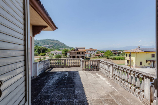 Villa bifamiliare in vendita a San Giovanni Incarico