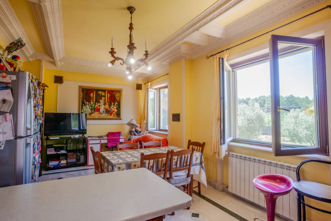 Villa bifamiliare in vendita a San Giovanni Incarico