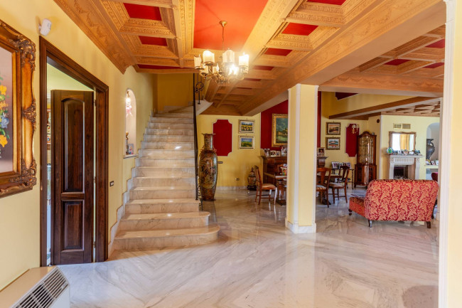 Villa bifamiliare in vendita a San Giovanni Incarico