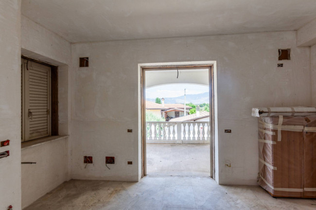Villa bifamiliare in vendita a San Giovanni Incarico