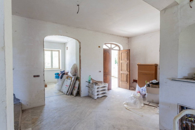 Villa bifamiliare in vendita a San Giovanni Incarico