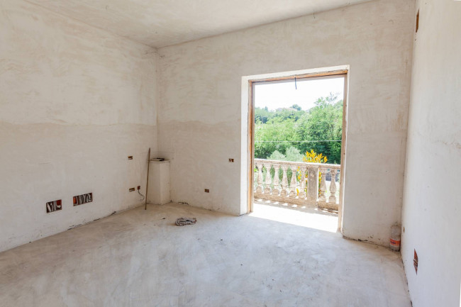 Villa bifamiliare in vendita a San Giovanni Incarico