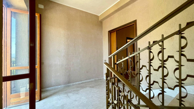 Palazzo intero stabile in vendita a Colfelice