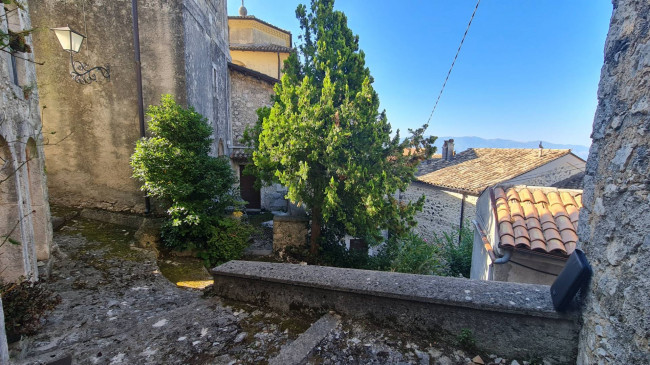 typical historical house for sale in San Donato Val di Comino