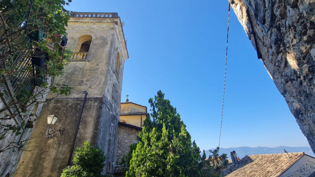 typical historical house for sale in San Donato Val di Comino