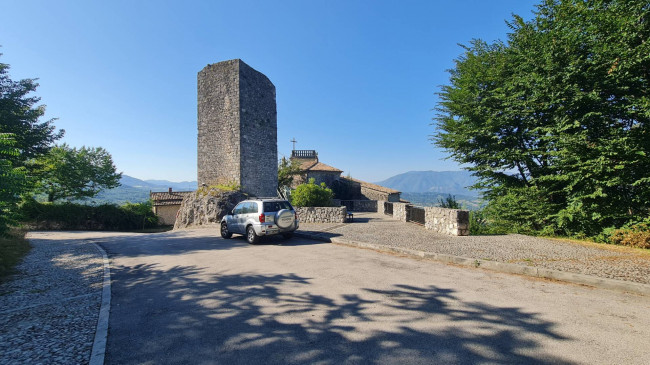 typical historical house for sale in San Donato Val di Comino