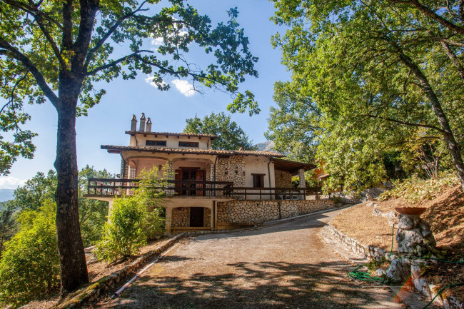 touristic for sale in Campoli Appennino