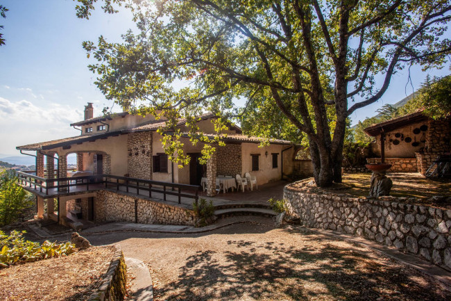 Turistico-alberghiero in vendita a Campoli Appennino