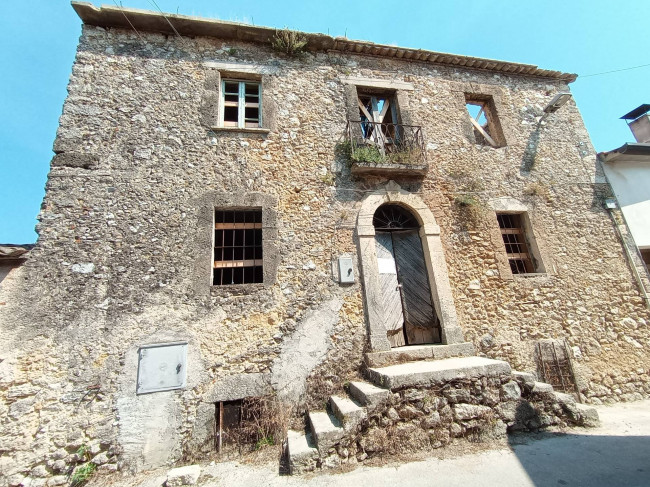 farmhouse for sale in Monte San Giovanni Campano