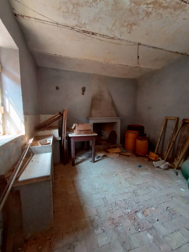 farmhouse for sale in Monte San Giovanni Campano