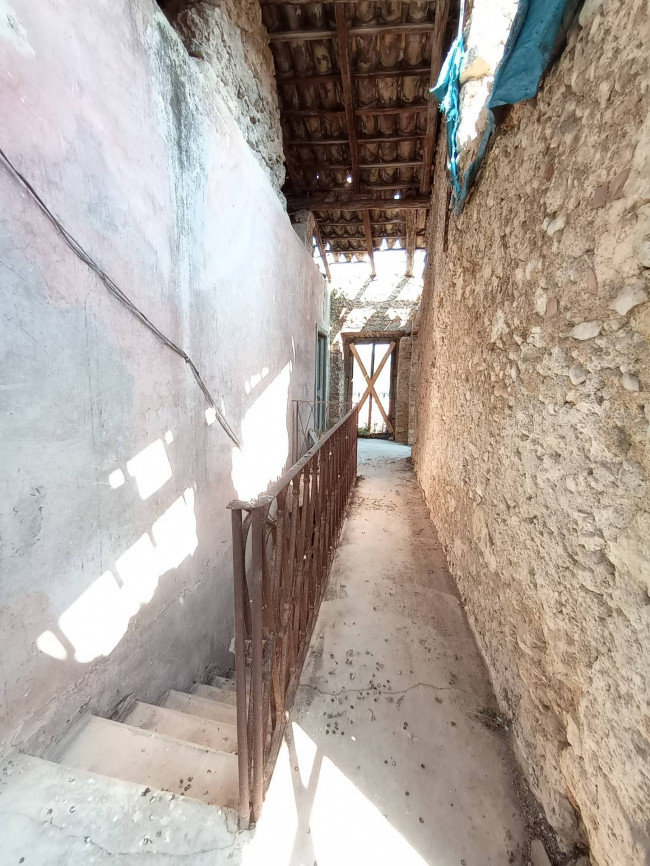 farmhouse for sale in Monte San Giovanni Campano