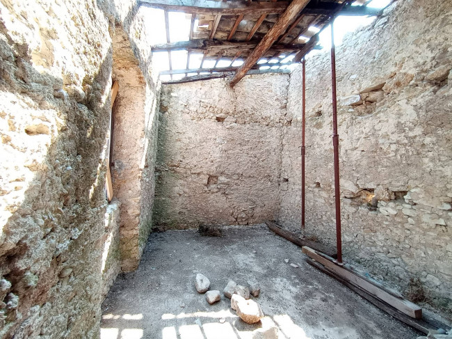 farmhouse for sale in Monte San Giovanni Campano
