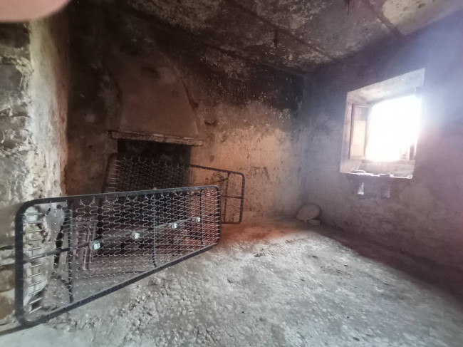 farmhouse for sale in Monte San Giovanni Campano