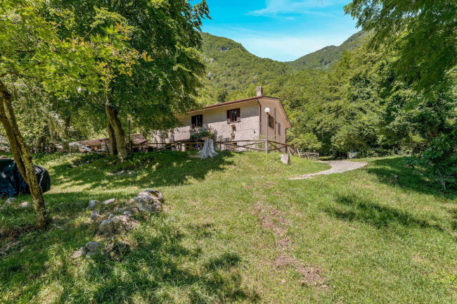 Casale di campagna in vendita a Settefrati