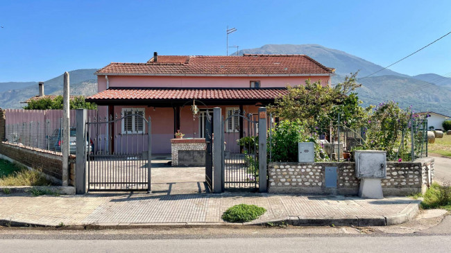 semi-detached house for sale in Aquino