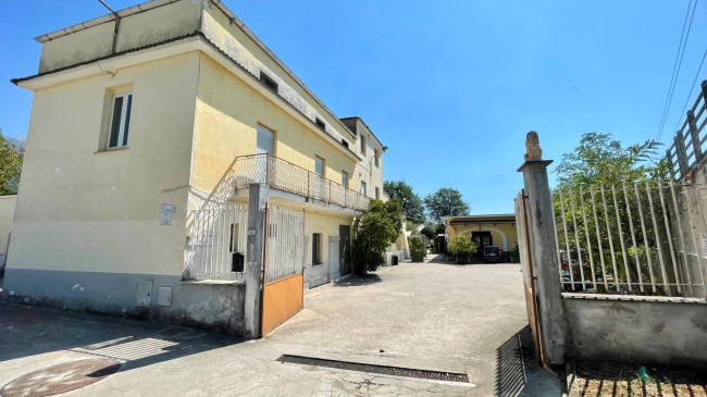 Palazzo intero stabile in affitto/vendita a Castrocielo