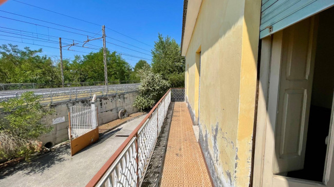 Palazzo intero stabile in affitto/vendita a Castrocielo