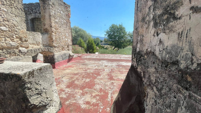 Palazzo intero stabile in affitto/vendita a Castrocielo