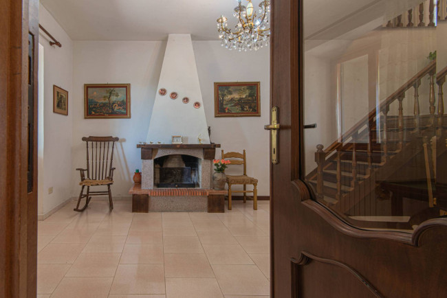 Villa for sale in Arce