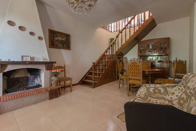 Villa for sale in Arce