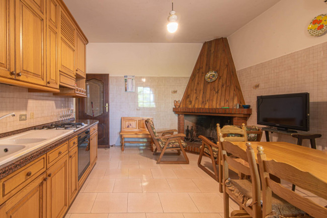 Villa for sale in Arce