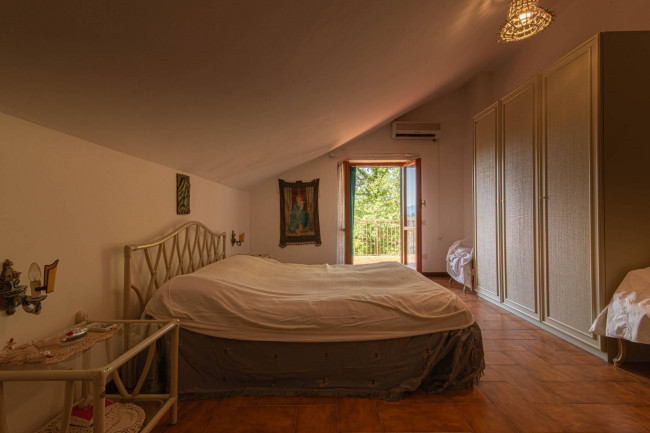Villa for sale in Arce