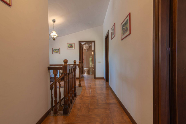 Villa for sale in Arce