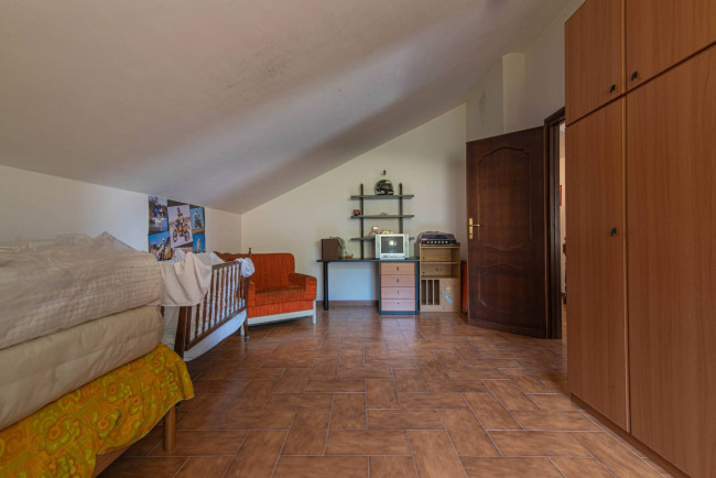 Villa for sale in Arce