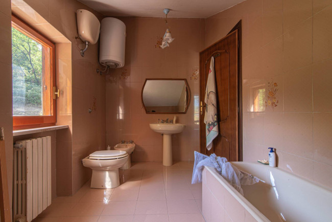 Villa for sale in Arce