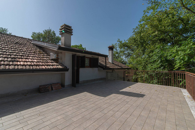 Villa for sale in Arce