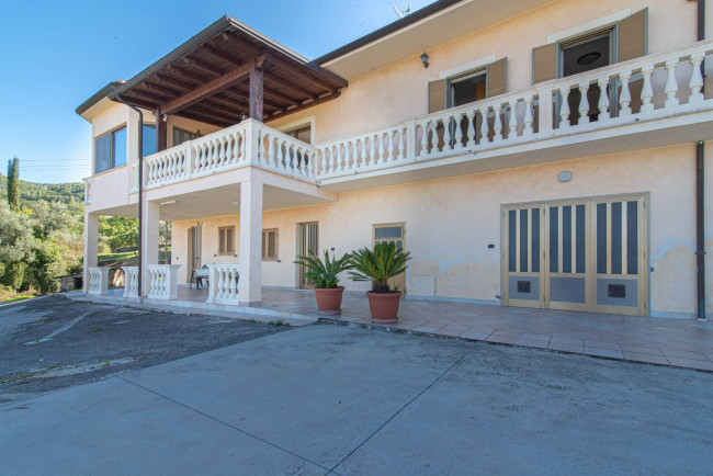 detached house for sale in Arpino