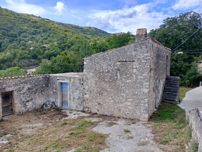 farmhouse for sale in Alvito