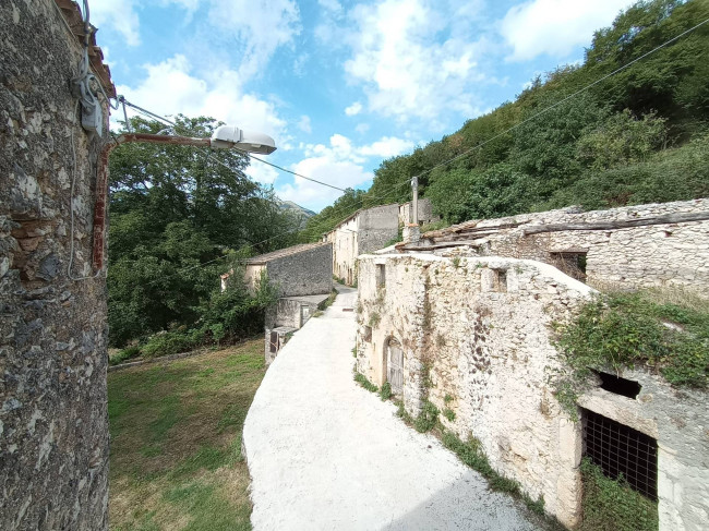 farmhouse for sale in Alvito