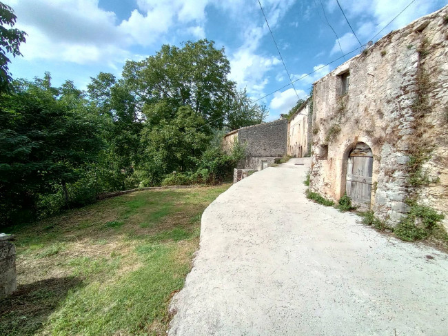 farmhouse for sale in Alvito