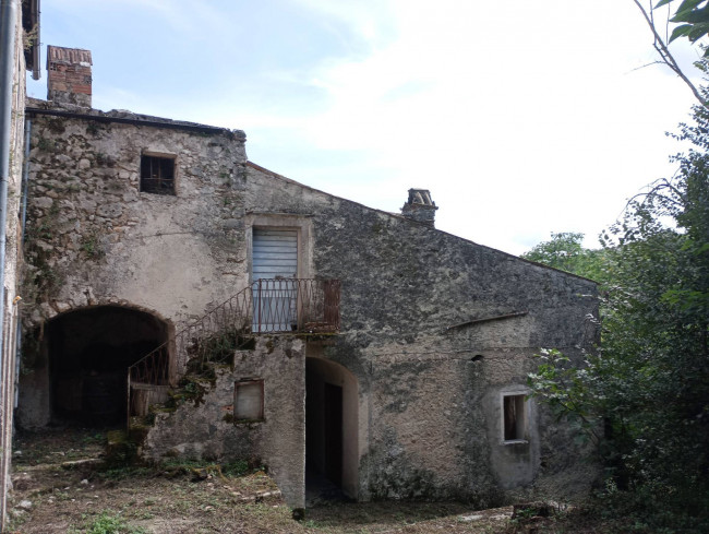 farmhouse for sale in Alvito