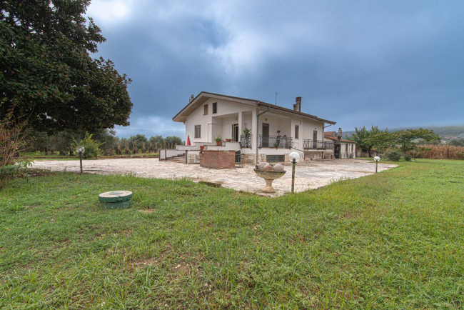 Villa in vendita a Pontecorvo