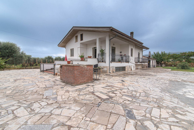 Villa in vendita a Pontecorvo