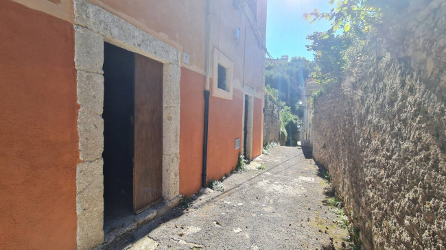 Abitazioni tipiche storiche in vendita a Arpino