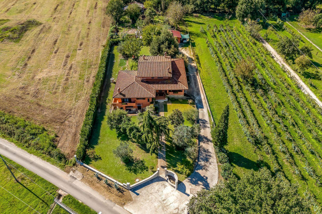Villa for sale in San Giovanni Incarico