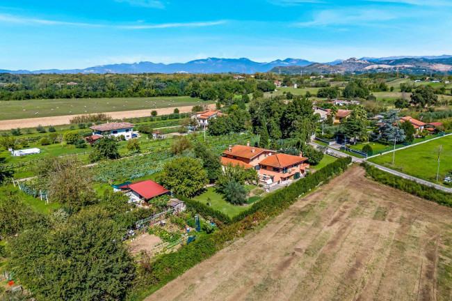 Villa for sale in San Giovanni Incarico