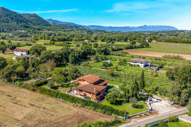 Villa for sale in San Giovanni Incarico
