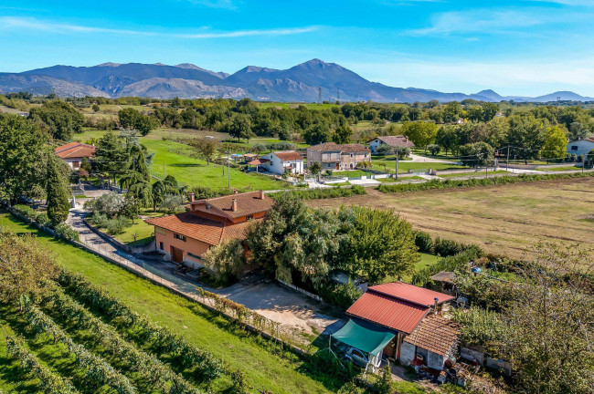 Villa for sale in San Giovanni Incarico